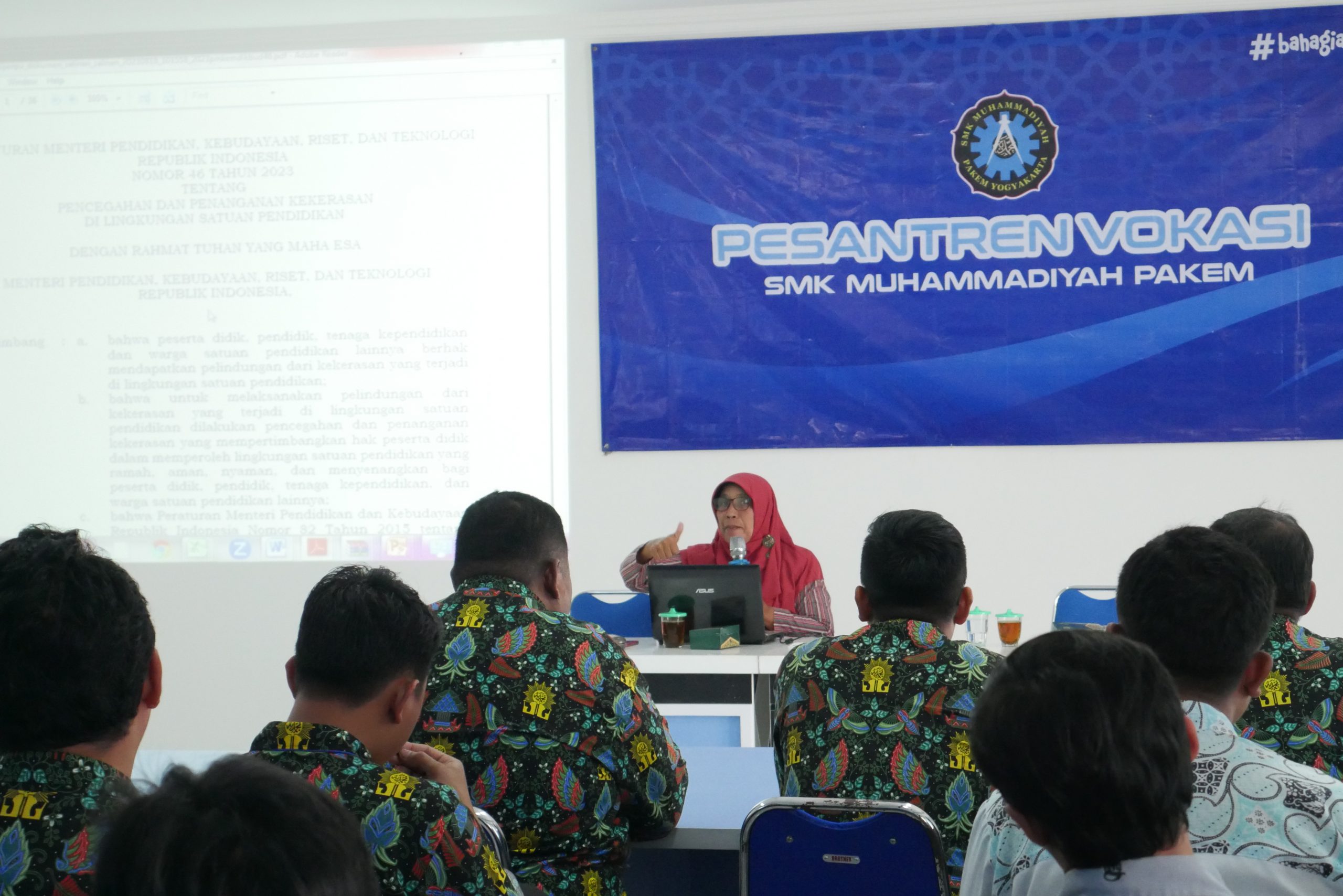 Pembinaan Guru dan Karyawan oleh Dra. Sri Rahayu, M.Pd.